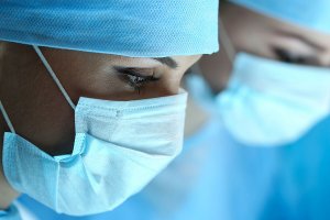 גלדים אחרי השתלת שיער